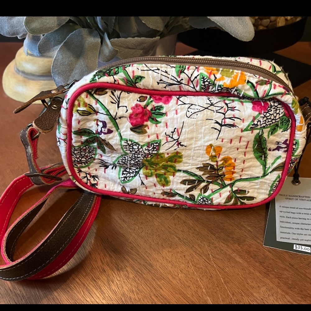 MYRA BAG Prairie Garden Small Crossbody Red White Green - Picture 2 of 4